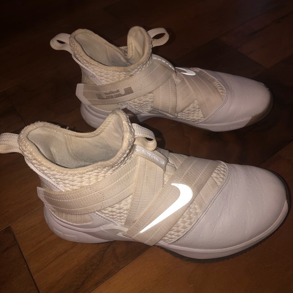 WHITE LEBRON SOLDIER XII SFG - Picture 4 of 4